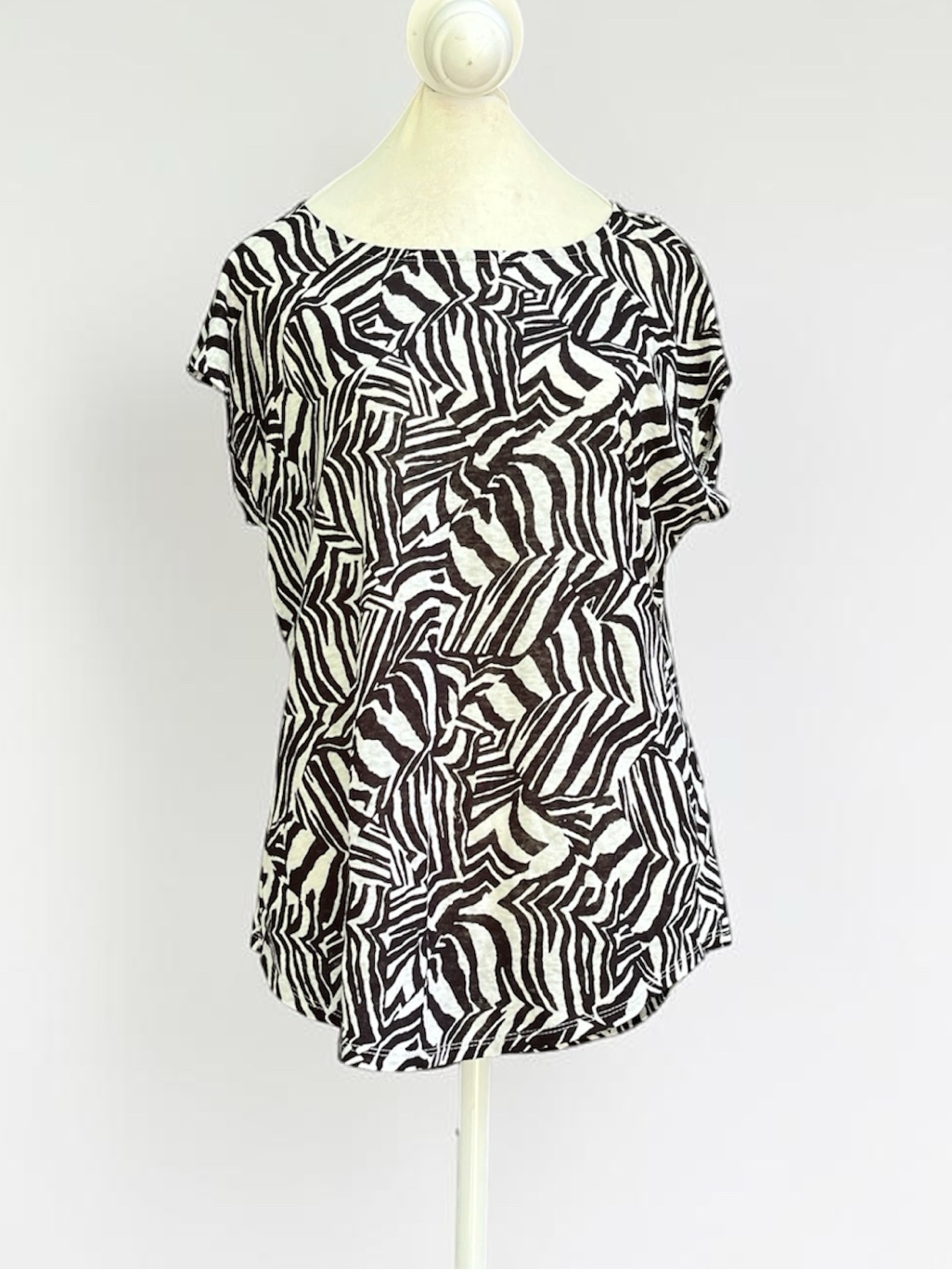 Nicole Miller Ny Linen Cap Sleeve Blouse In Blk & Wht Abstract Zebra Sz M